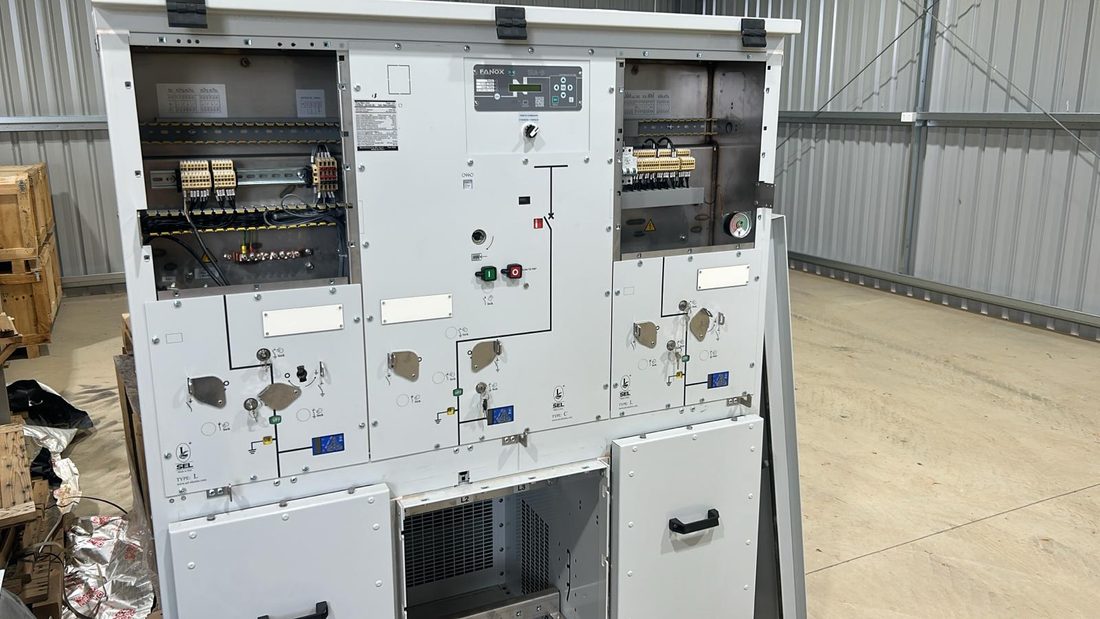 Switchgear Gas and Air Insulated GIS/AIS